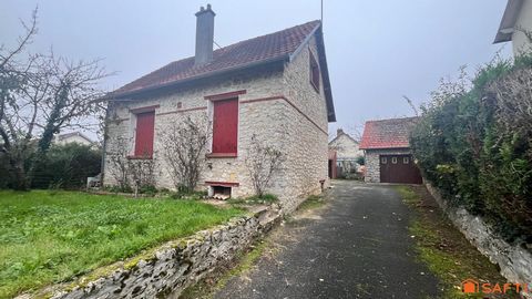 Maison en pierre restaurée avec jardin et garage