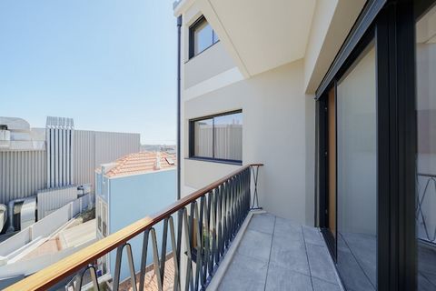 The apartment in Oporto has 1 bedrooms and capacity for 3 persons. Accommodation of 43 m². The accommodation is equipped with the following items: elevator, washing machine, iron, internet (Wi-Fi), hair dryer, balcony, air-conditioned, 1 TV, satellit...