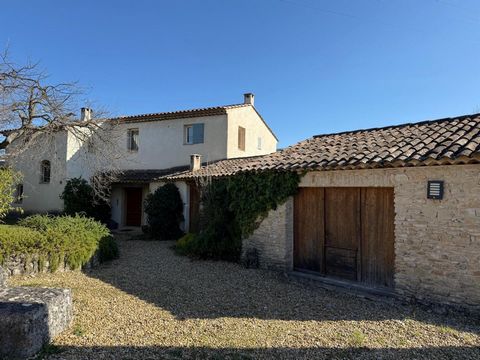 Belle propriété de Lacoste avec vue et piscine