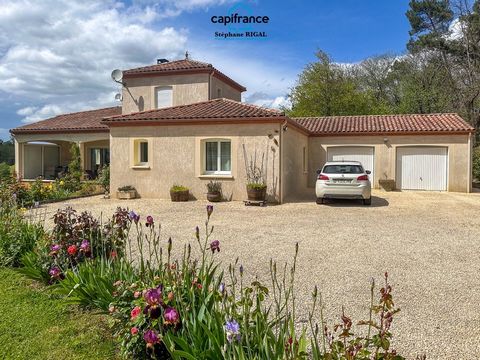 Dpt Lot et Garonne (47), à vendre FUMEL maison P5 de 140 m² - Terrain de 3 747,00 m² - Plain pied