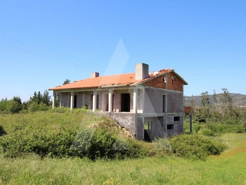 Moradia T3 térrea com cave, em fase de alvoreamento, no Préstimo, Águeda. Inserida numa zona tranquila, próxima da cidade de Águeda, esta moradia conta com uma grande área exterior e é composta por: - cozinha com varanda; - sala em open space; - casa...