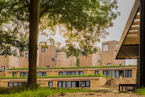 Comfort in het bos met een modern tintje Ontsnap naar de glooiende heuvels van Zuid-Limburg in deze stijlvolle, vrijstaande lodge in het bos op het autovrije Resort Gulpen. Deze moderne oase is ontworpen met comfort en natuur in gedachten en beslaat ...
