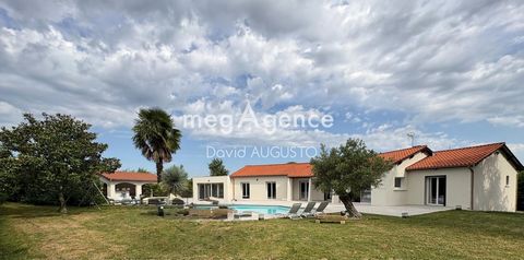 MAISON PLAIN-PIED, PISCINE, POOL HOUSE ET GARAGE DOUBLE, TERRAIN 3000M2