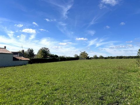 TERRAIN A BATIR A FONTENAY-LE-COMTE