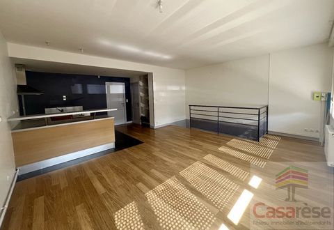 Appartement triplex entièrement rénové  Centre-ville de Hennebont