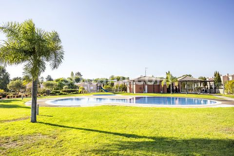 Excellent Home Located in a Tourist Development with Villas in the Algarve – Near Carvoeiro Development consisting of 39 villas of typology T1+2, each with approximately 100 m² of construction area, private garden of around 50 m², including a carport...