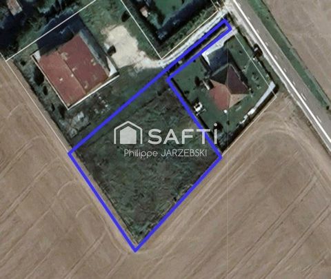Grand terrain de 2462 m2 discret non constructible à la campagne.