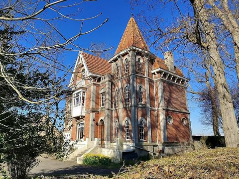 Maison bourgeoise individuelle de 180 m², à rénover. + Bâtiment / atelier de 200 m² indépendant !