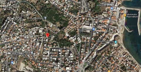 Se vende un terreno de 3 parcelas en Agia Anna, isla de Chios. Cada parcela tiene una superficie de 588 m², está incluida en el plano de la ciudad, tiene un permiso de construcción para una casa con una superficie de 134,34 m². Las parcelas se encuen...