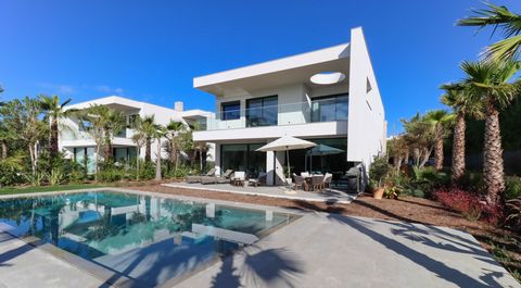 Contemporary brand new villa located in a prestigious development on the quiet south side of Ferragudo. This superb villa is built within a double-gated secure community inside a private condominium and is supported the resort facilities. The propert...