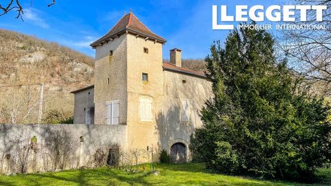 116964BOR46 - A restored, detached, 18th century Manor House situated in a small village within 5min of the town of Gourdon which has all amenities, schools and a railway station. This beautifully restored stone building offers 6 bedrooms, 5 bathroom...