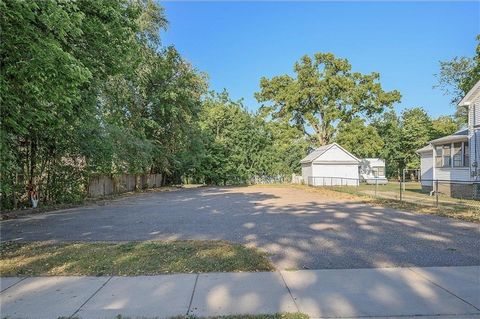 Are you ready to build in Downtown Anoka? Now is your chance! Develop your next investment on this .2 acre lot across from Akin Riverside Park. Walking distance to Downtown Anoka, the new social district. This prime location offers lively entertainme...