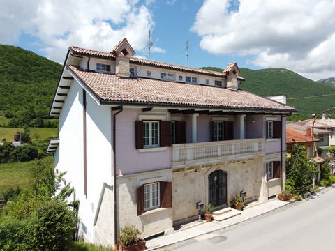 Detached house in Tornimparte: a unique and charming residence located in the panoramic Via Trestina Rocca Santo Stefano. The large entrance on the ground floor leads to a generous lounge with fireplace and a spacious open space area, ideal for welco...