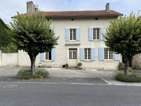 EXCLUSIVE TO BEAUX VILLAGES! The house dates back to 1807. Opposite chateaux gardens, with expansive views to the rear of the house over countryside. Close to amenities but in a tranquil area. Large and light rooms, dining room and lounge both good s...