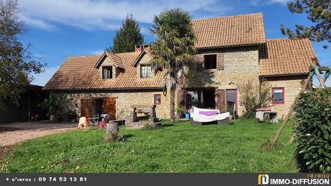 Mandate N°FRP146645 : 30 mins from the TGV Paris Lyon, old stone farmhouse renovated in 1980, to refresh. Ref 01-2059. 140 m2 of living space. Integrated kitchen with dining area, large living room with stone fireplace, 3 bedrooms, 2 shower rooms, la...