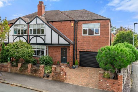 As you approach this charming house, you are greeted by its attractive façade and well-maintained front garden. This semi-detached family house, provides privacy and a sense of exclusivity. The house occupies a generous plot, allowing for ample space...