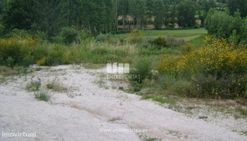 Land for Sale with area of 1 500 m2. Good access. Constance, Marco de Canaveses. Ref.:MC03487 FEATURES: Plot Area: 1 500 m2 Area: 1,500 m2 Net Area: 1 500 m2 Energy Efficiency: Exempt DOOR BETWEEN Founded in 2004, the ENTREPORTAS group with more than...