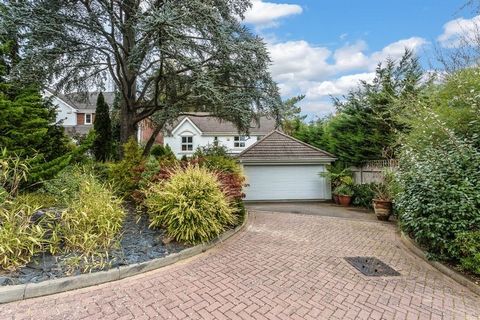 Frost Estate Agents are excited to welcome to the market this modern style detached family home, nestled in a compact and secluded cul-de-sac development, positioned within the favoured area of West Coulsdon. The home adopts a well proportioned and v...