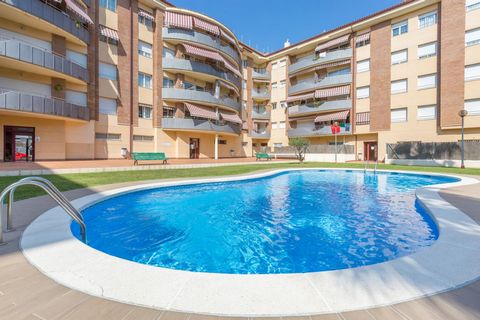 Appartement (93 m2) gelegen in Lloret de Mar, in de zone Fenals, op 300 m van het strand en 400 m van het centrum, in een complex met gemeenschappelijk zwembad en tuin. In het noordoosten van het Iberisch schiereiland, een meest perfecte mix van kleu...