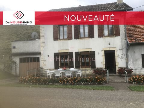 Novelty!! This pretty house of 120 m2 is located in a village 10 kms from Dampierre sur Salon. Very quiet village where is nearby school, canteen, extracurricular, post office .. It is composed of: On the ground floor: -entrance - kitchen/dining room...
