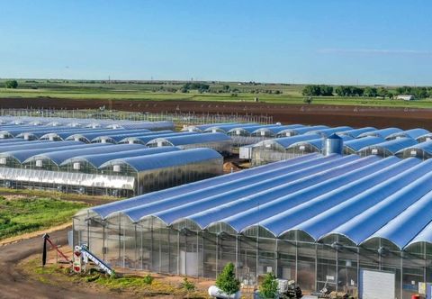 An incredible opportunity to own a 100% leased, high production, 486,000 square foot greenhouse facility strategically located north of the greater Denver metro area. Secured by a long term ground lease, the Brighton Organic Greenhouses is an institu...