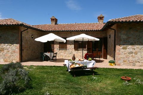 Ideal for a family, there is a lovely farmhouse in Passignano sul Trasimeno. It has 1 bedroom for you to stay and offers a shared garden and a shared swimming pool to have some relaxing time. It can host up to 4 guests with great ease. Located only 2...