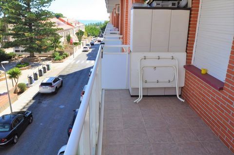 Apartment with 2 bedrooms, 1 bathroom and cozy community with garden area and swimming pool. From the terrace you can enjoy the views of the sea which is just a 3-minute walk away. It has everything you need, it is new, modern, of excellent qualities...