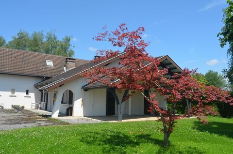 Dpt Jura (39), à vendre proche de LONS LE SAUNIER maison P7 de 175 m² - Terrain de 7000,00 m²