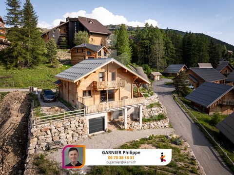 Exclusivité : Maison type chalet avec vue imprenable - 300m des remontées mécaniques ! Visitez ce bien en vidéo : https://youtu.be/IOEVLDqMfcw?feature=shared Coup de cœur assuré pour ce chalet en bois de 2020 (encore 6 ans de garantie décennale), nic...