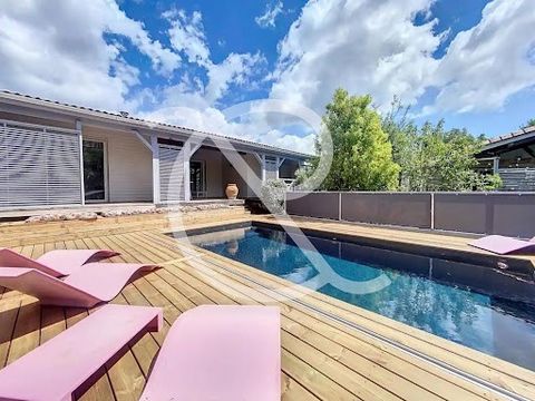 Coup de cœur ! Propriété de 159m2 sur terrain de 800m2 au cœur d’un environnement calme. Villa T4 de 122m2 avec dépendance T2 de 35M2, grande terrasse en bois et belle piscine au sel de 6m x 3m chauffée. Située à seulement 7km de Porto Vecchio dans l...