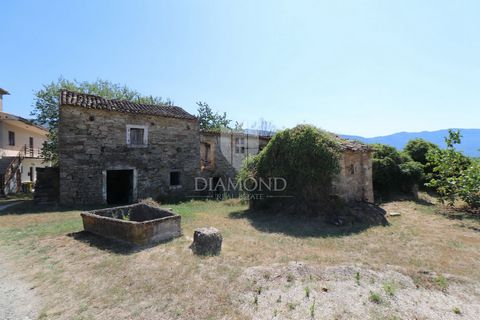 Location: Istarska županija, Labin, Labin. Eastern Istria, autochthonous house with project and construction permit In the vicinity of Labin, a charming stone house is for sale with project and construction permit for reconstruction. Located on an id...