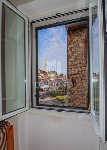 Location: Istarska županija, Rovinj, Rovinj. Istrien, Rovinj, Im Herzen von Rovinj, einer der bezauberndsten Städte an der Adriaküste, liegt diese charmante Wohnung mit einem herrlichen Blick auf das Meer. Rovinj, bekannt für seine malerischen Straße...