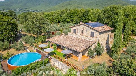 Umbria - Orvieto A circa 25 km da Orvieto ed a soli due km. dal caratteristico borgo medievale di Montecchio , in posizione collinare e panoramica , splendido casale di campagna in pietra completamente ristrutturato nel 2005 con una superficie catast...