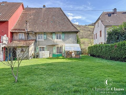 VENTE INTERACTIVE - FORT POTENTIEL - TRAVAUX A PREVOIR - BELLE OPPORTUNITE - AU VERT - TRES BELLE VUE ! Située à MITZACH, dans un environnement calme, vert, avec superbe vue bucolique sur les Vosges, cette maison de 144m2 à rénover, au fort potentiel...