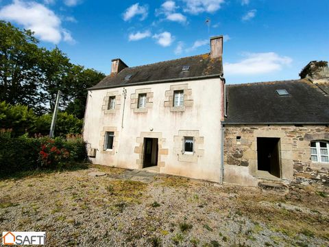 Située dans la charmante ville de Plestin-les-Grèves (22310), cette maison en pierre offre un cadre paisible en pleine campagne, à seulement 5 minutes du centre et de ses commerces, ainsi qu'à 6 minutes des plages. Idéalement placée, elle allie tranq...