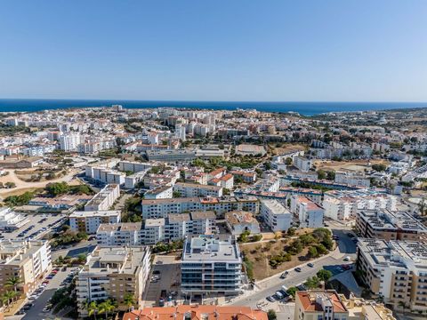 This condominium consists of thirty flats and is located close to the historic centre of Lagos in the Algarve. Every aspect of the development has been designed for peaceful living, comfort and harmony with the surroundings. The magnificent roof terr...