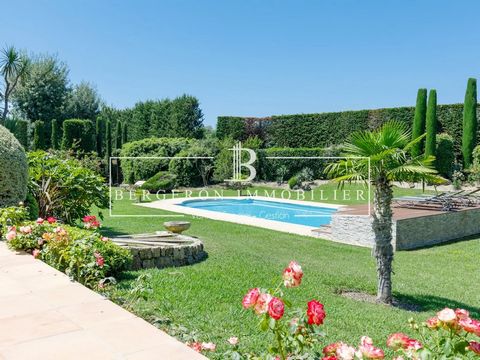 ZU VERKAUFEN Immobilie in Châteauneuf de Grasse, im Herzen der Parfümregion, schöne 8-Zimmer-Immobilie 287m², in der Nähe des Golfplatzes und des Restaurants Grande Bastide, eine privilegierte Lage an der Côte d'Azur und nur 20 Autominuten von Nizza ...