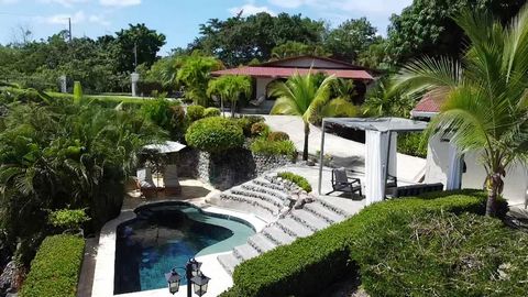 Beautiful house for sale on the way to Santo Domingo. Surrounded by nature, with an amazing view into mountains and jungle ... this property is located just a 4 minute drive to the center of Samara, where you can find several services, restaurants an...