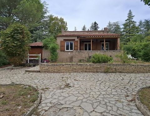 On the heights of the pretty village of Saint Etienne les Orgues and at the foot of the Lure mountain and close to Forcalquier, I offer you this pretty single-storey house with an adjoining garage, a lean-to, without work, quiet, close to nature, in ...