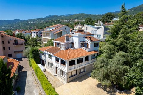 Location: Primorsko-goranska županija, Opatija - Okolica, Ičići. OPATIJA, IČIĆI – größeres Haus 400m2 mit Garten in Strandnähe zur Langzeitmiete, Meerblick Sind Sie auf der Suche nach dem perfekten Zuhause zur Langzeitmiete in der Nähe der wunderschö...