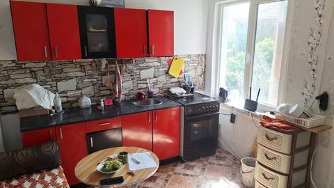 Ready-to-live house with a garden of 1375 sq.m in the village of Madrino, 50 minutes from Burgas. The house is furnished, renovated and has a nice flat yard with access from two streets. In the yard there are vines and many fruit trees. Take a look a...