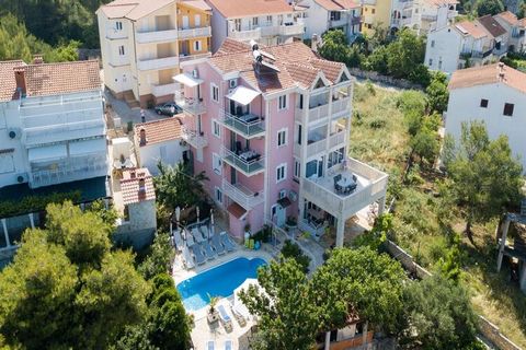 Villa Stil is located in Okrug Gornji located in the beautiful traditional village Okrug Gornji on the Island of Čiovo. Villa Stil is located only 350 m from the beach. Spacious terrace fitted with sun beds and parasols as well as a common seasonal o...