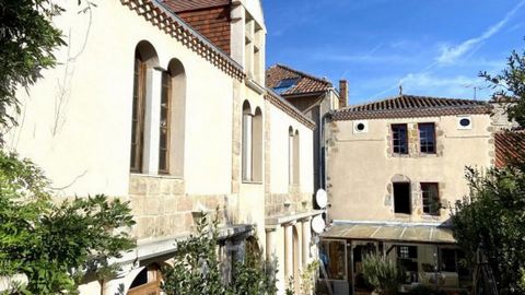 Set back off the road up a lane and just a short walk to the commerce and restaurants in the medieval riverside market town of Confolens. This is a very elegant town house comprising two separate residences, one with 4 beds over 3 levels, and the fol...