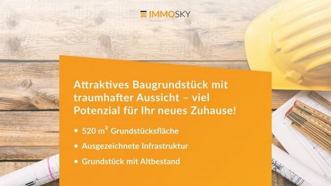 Das 520 m² große Grundstück befindet sich in einer idyllischen Lage und bietet eine wunderschöne Aussicht auf die umliegende Natur, die langfristig unbebaut bleibt. Der Altbestand auf dem Grundstück kann nach Bedarf abgerissen oder saniert werden gan...