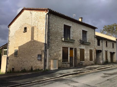 Maison en pierre, possibilité de repartir en 3 habitations.