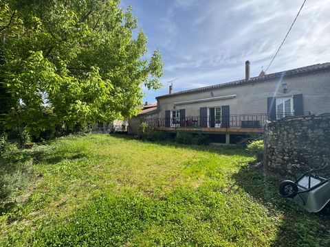 Maison de village 140 m² avec vue panoramique et fort potentiel à Moncaut (47)