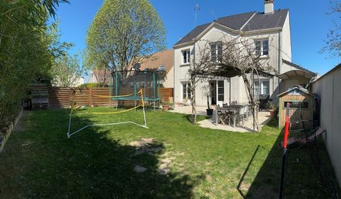 Maison familiale 6 pièces de 170m² avec sous-sol total terrain clos de 483 m²