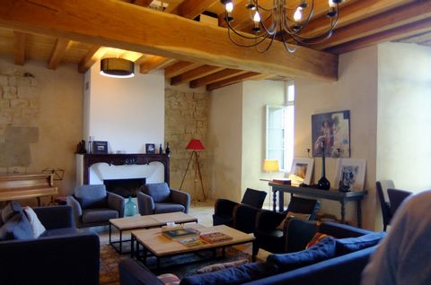 MAGNIFIQUE PROPRIETE AVEC ACTIVITE COMMERCIALE
