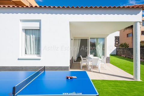 Fully Refurbished Detached Holiday Home with Garden & Partial Sea Views – Exceptional Lifestyle or Investment Opportunity in Tenerife Dreaming of owning a piece of paradise in Tenerife? This fully detached, beautifully refurbished Villa offers the pe...