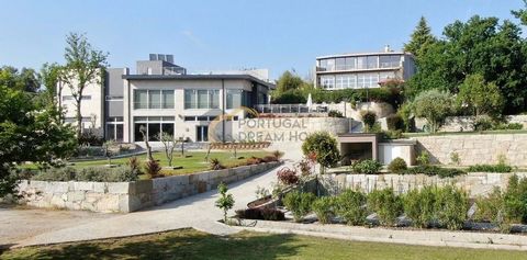 Nestled just outside the historic and famous city of Viseu, Quinta Monteluz is set in a breathtaking setting of nature in its purest form, where the sound of the wind and the chirping of birds create the perfect atmosphere of peace, quiet and tranqui...